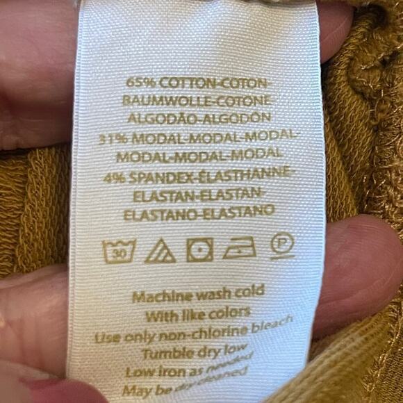 Free People GB 975119105 Oversized Distressed Tan Sweater Size XS - Picture 5 of 8